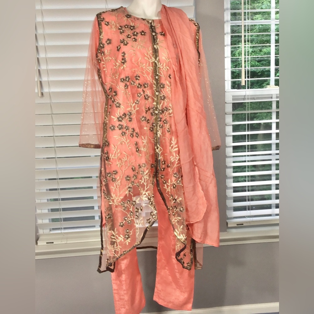 New Pakistani  moonlight Chiffon 4-pcs embroidered dress for women size Med & LG